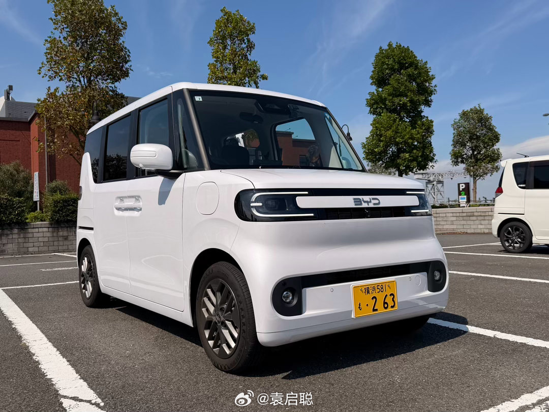 这本海獭的杂志做得真好[good][good]  原来，拍的还是我试的同一部车[
