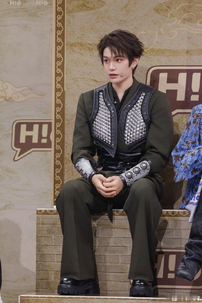 你好星期六全员比武 比武 + 脑洞 + 泼水三重暴击！好六街全员稳准狠出击，答题