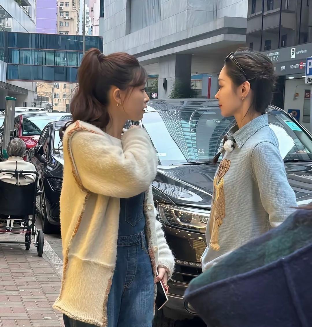 两人同框一对比，谁漂亮一眼就看出来了 