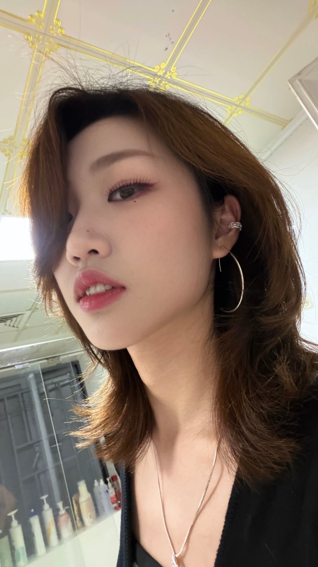 感觉我这个发型💇♀️ 小姨味很重啊，过两天把她染成红的怎么样 
