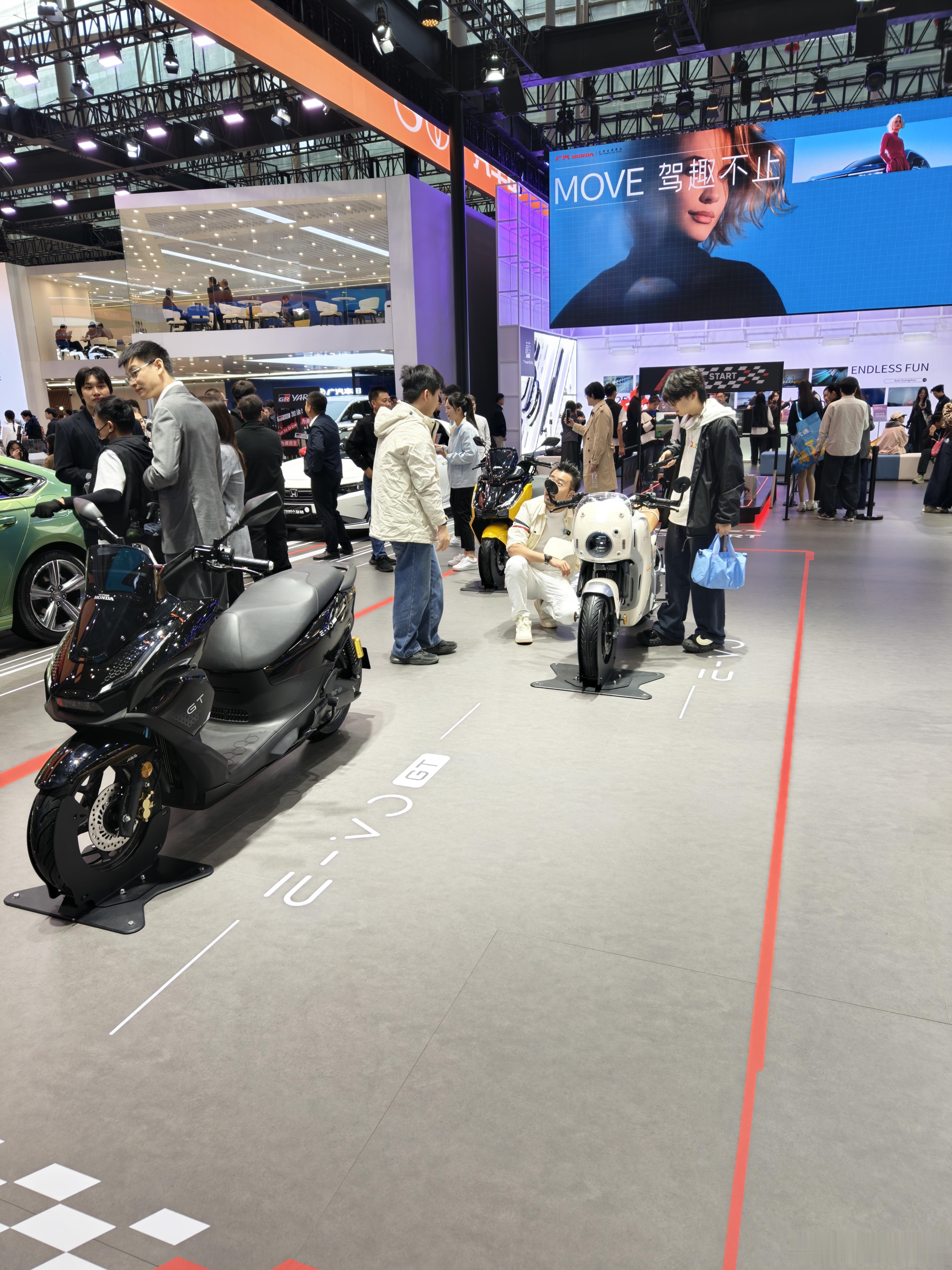 本田展厅看着最有意思的几台辆车 