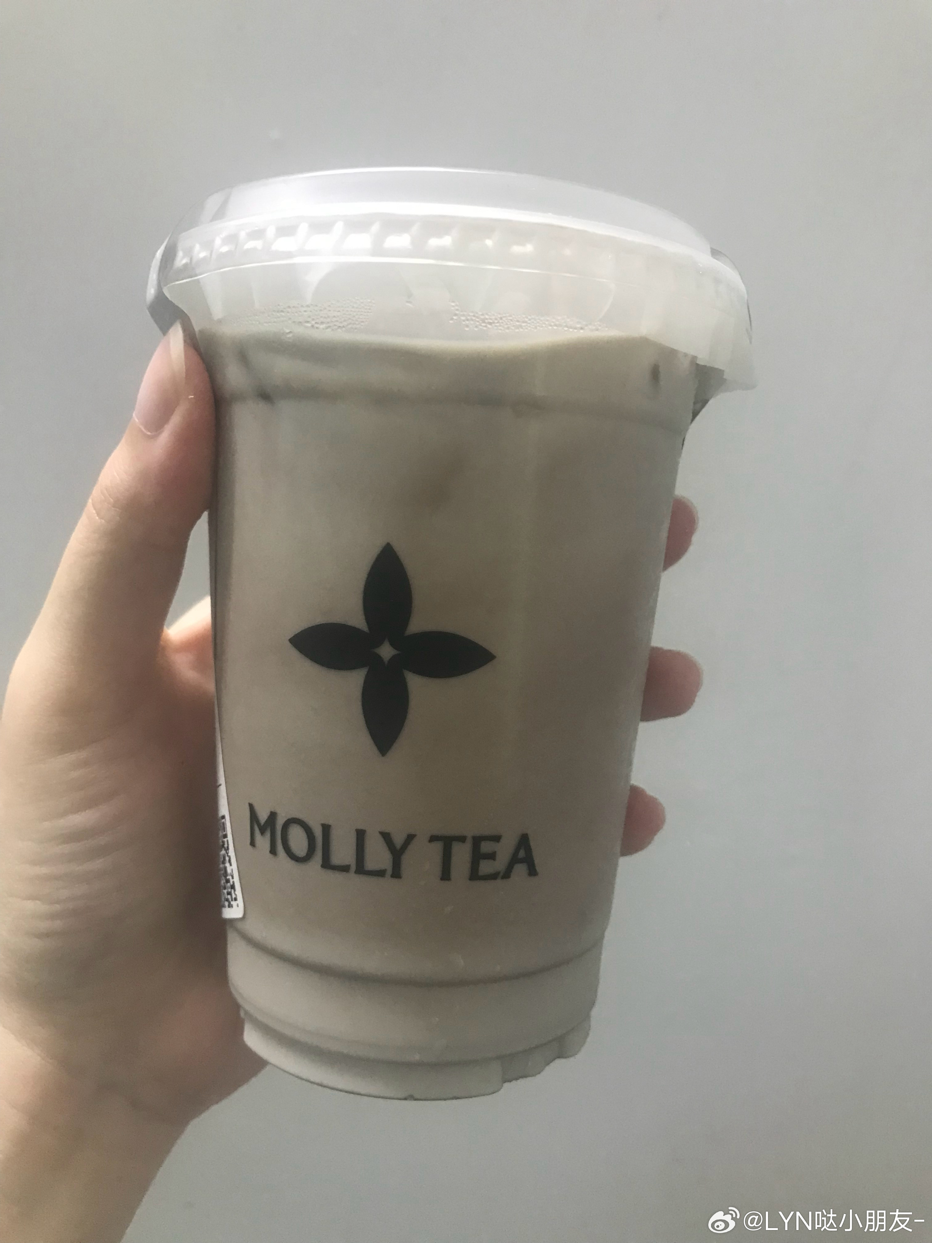 这杯茉莉薄巧颜值有点像水泥不知道是外卖太久了还是本就这样哈哈哈哈，不过是好喝的，