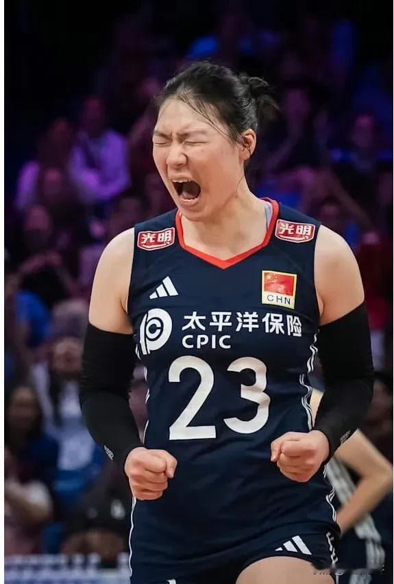 随着中国女排3:2逆转美国女排，2025世界女排联赛总决赛对阵也随之出炉：
中国