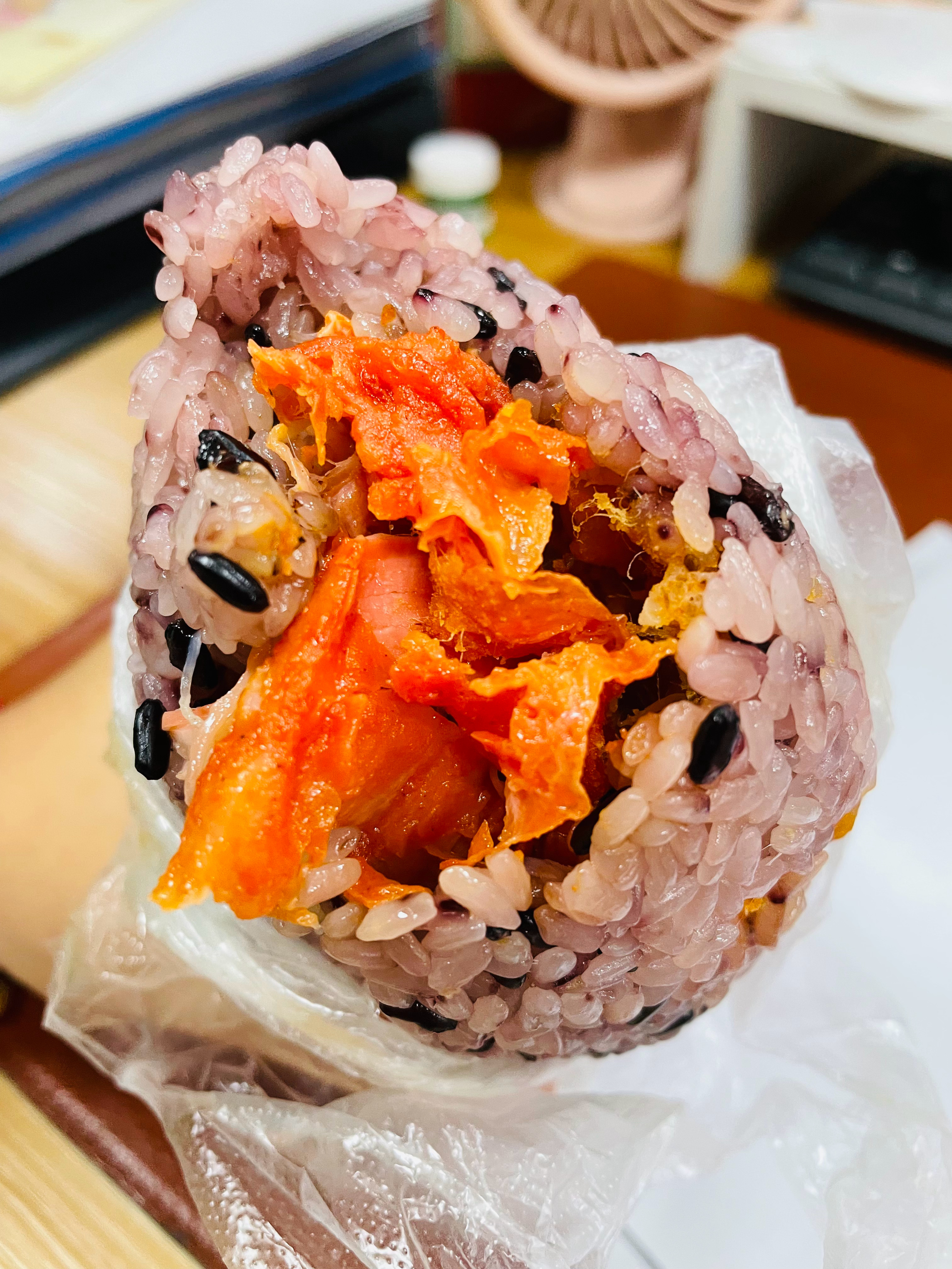 难得的买早餐吃 加满馅料的饭团🍙好好吃呀 