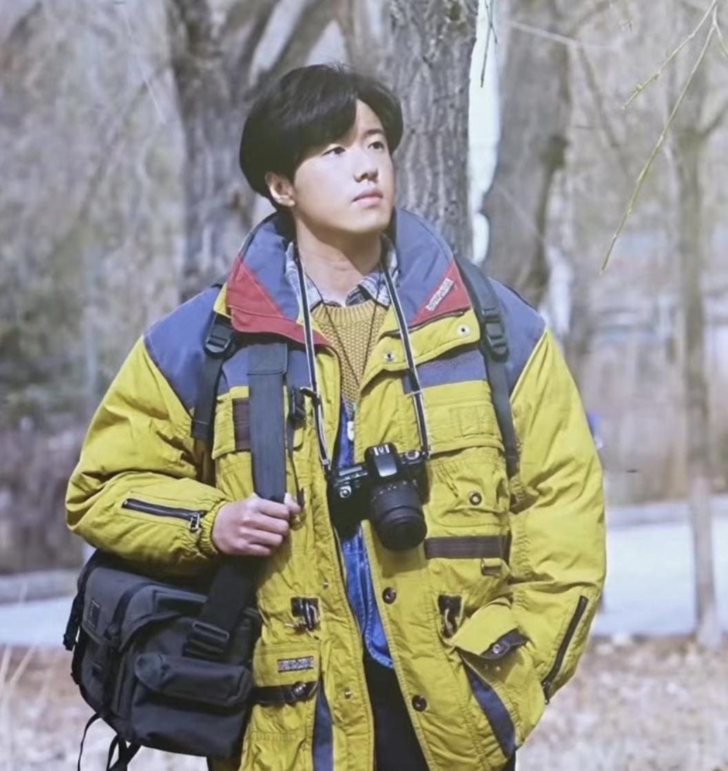 别再嘲笑《生命树》里邵云飞不停喝水了，那不是演戏，那是玩命。
青藏高原，海拔飙升