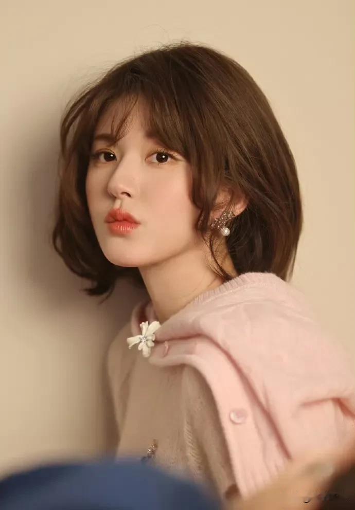 赵露思确实病了，赵露思工作室亲自回应了，回应3个问题留下1个疑问。
1、赵露思工