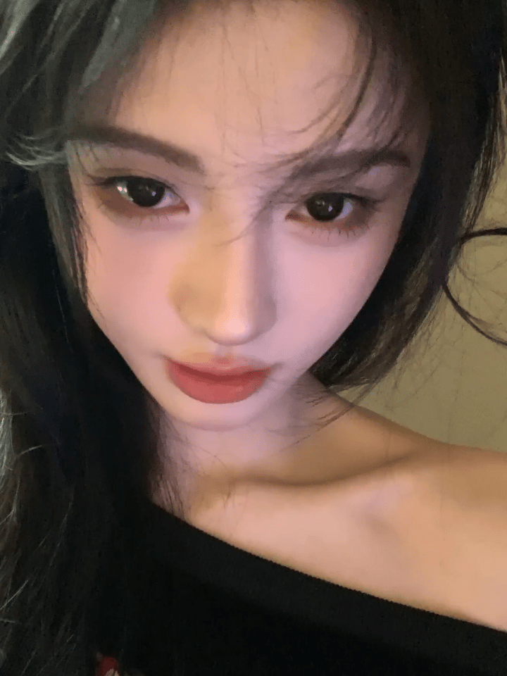 点赞特效换成鞠婧祎了，不信你试试
