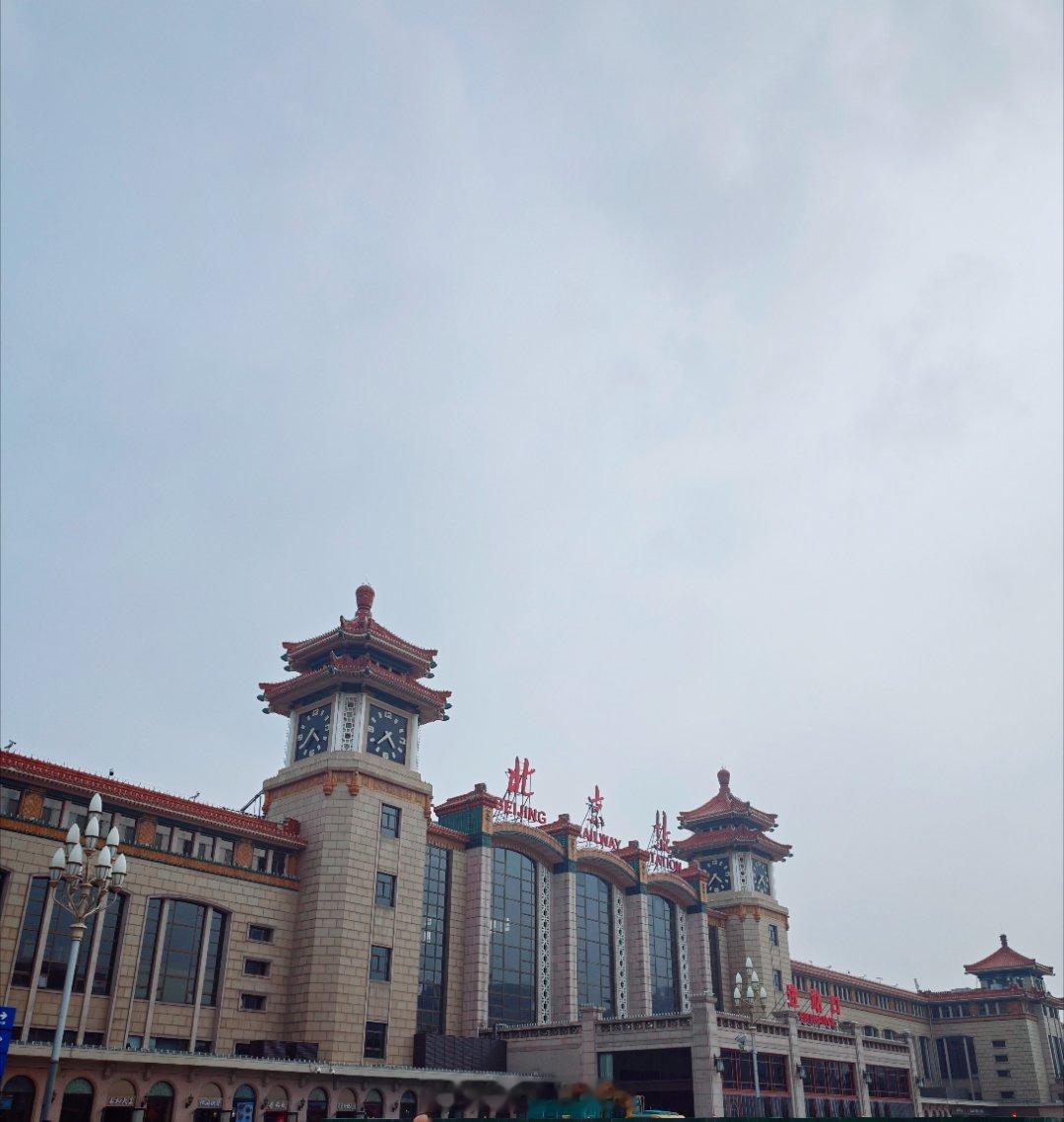 从北京站返程回天津，这次依然选择的开往朝鲜平壤的K27，但是坐一下站就下车了。希