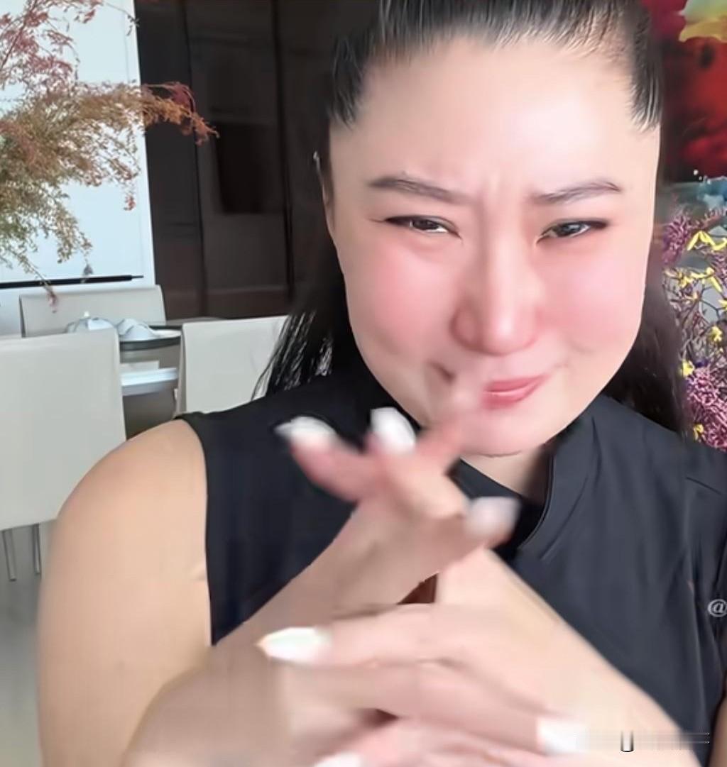 有网友喊话CoCo，四哥去世了，你做为四哥的前女友应该到现场去送四哥最后一程，C