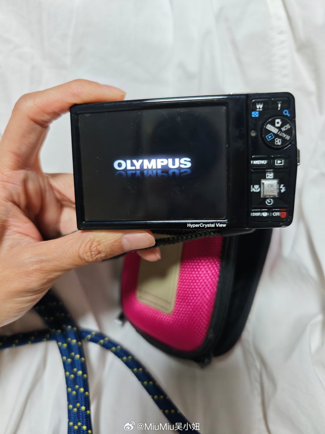 哇！买了新电池还能开！一开机还停留在09年的时间设定！好复古啊！！ 