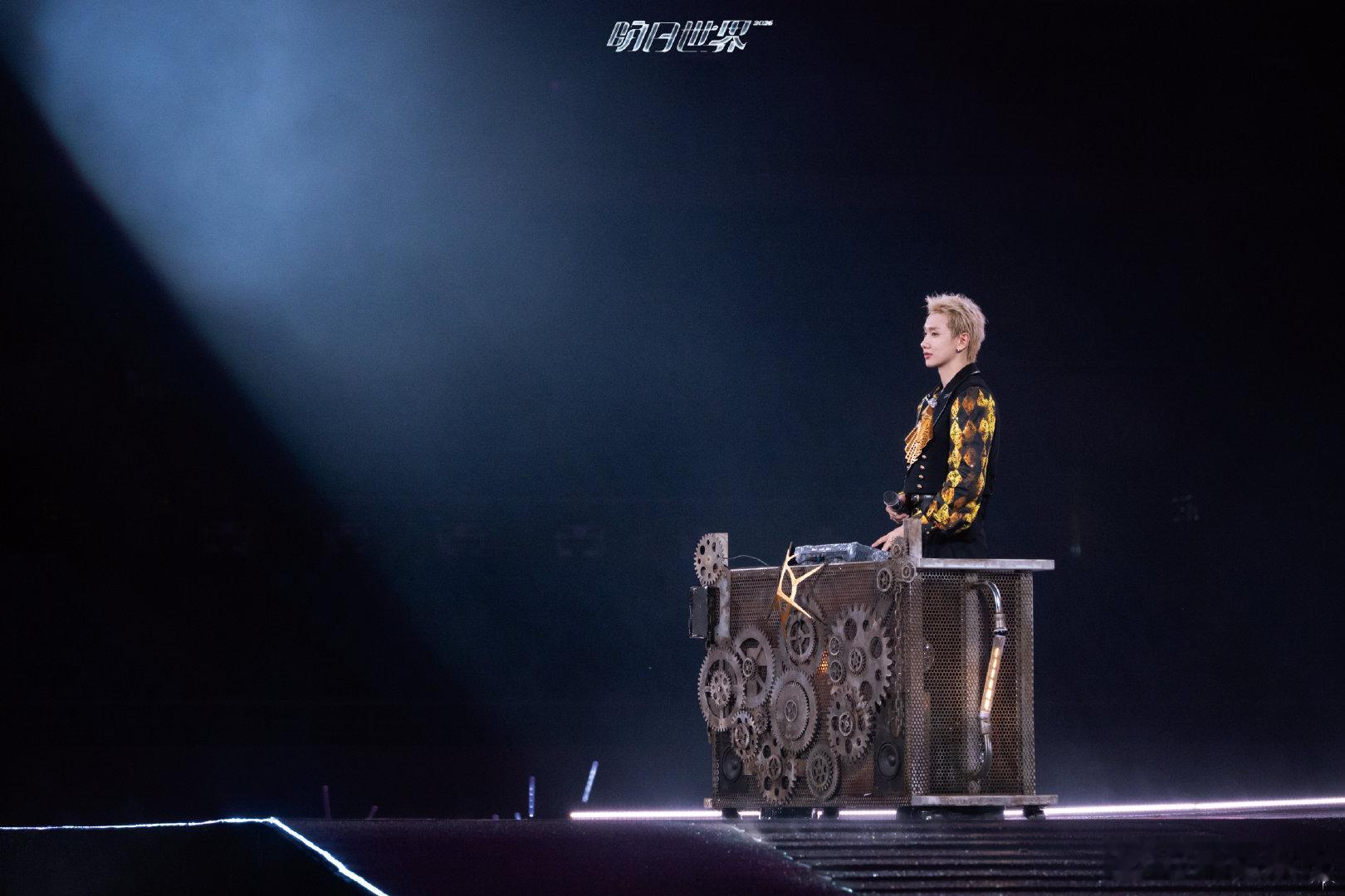 汪苏泷我们不是毫无关联了 从当年MP3里的单曲循环，到如今演唱会现场的亲眼所见，