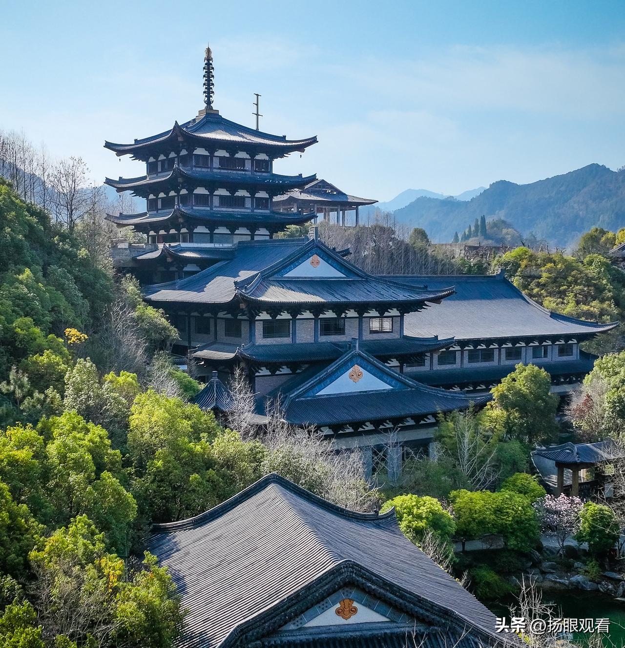 开化根宫佛国的一天逛完超全攻略
 
我终于来打卡世界最大根雕王国啦！感觉整个景区