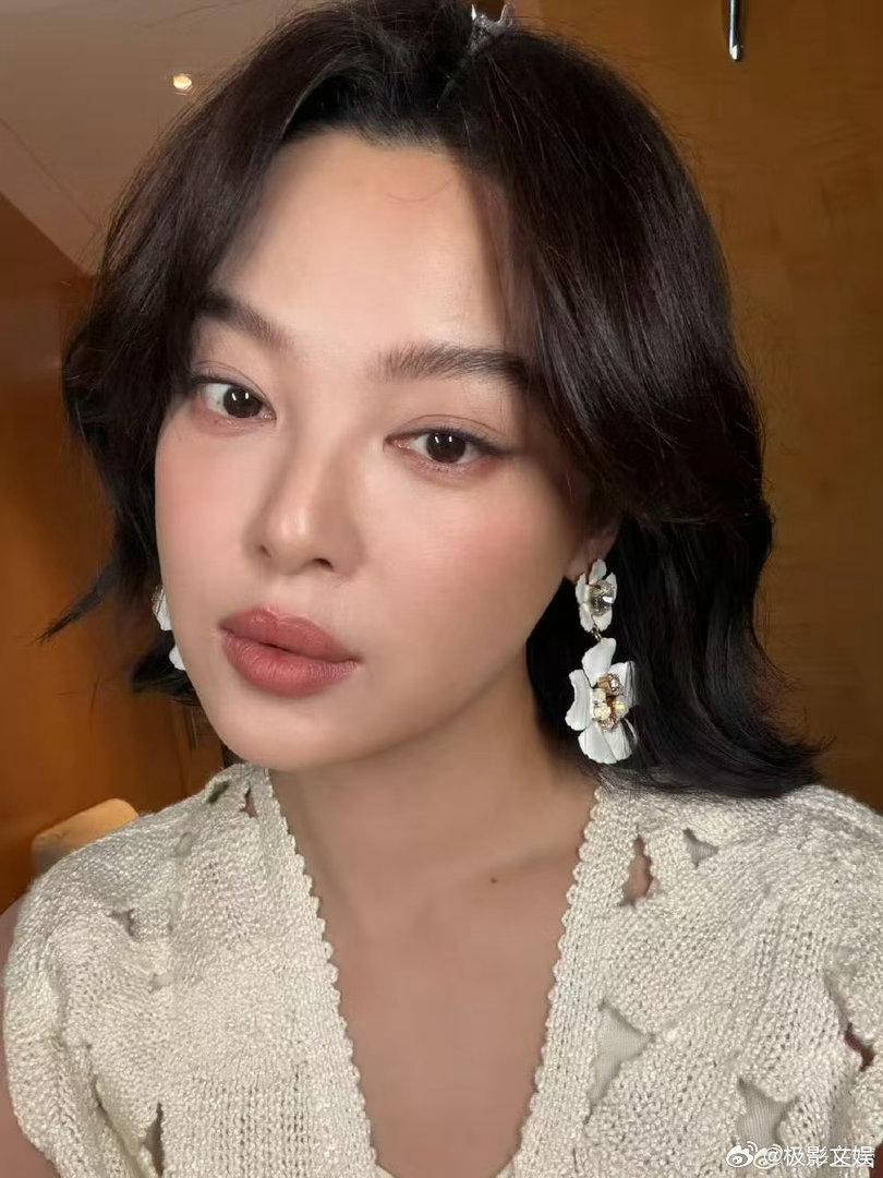 辛芷蕾决定即兴开花辛芷蕾开花自拍辛芷蕾决定今天即兴开花，好美，真是太棒了 