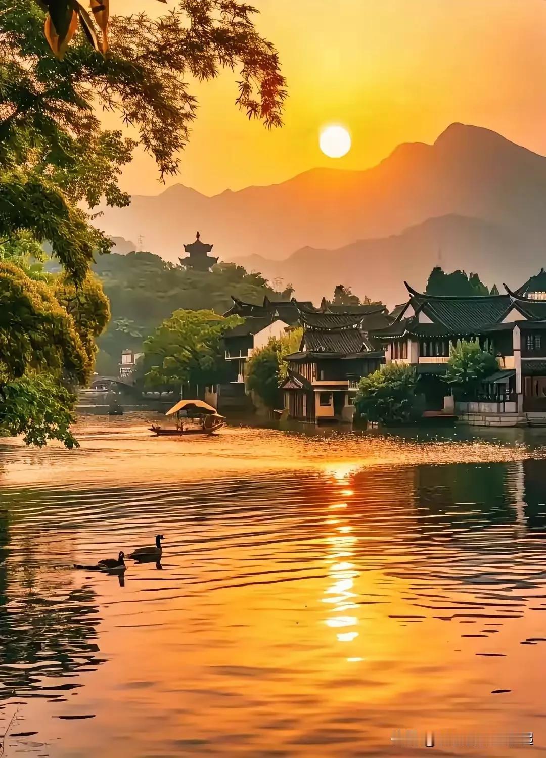 上联：日月不争千江水
 下联：春秋不言万古存