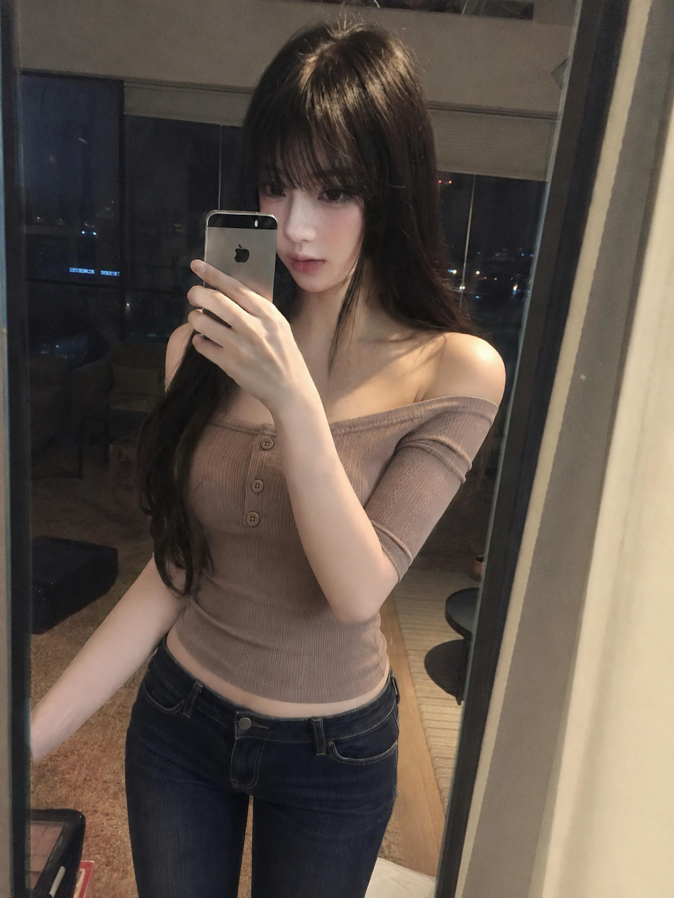 分开后 你的第一件事就是把之前取关的女生重新关注回来