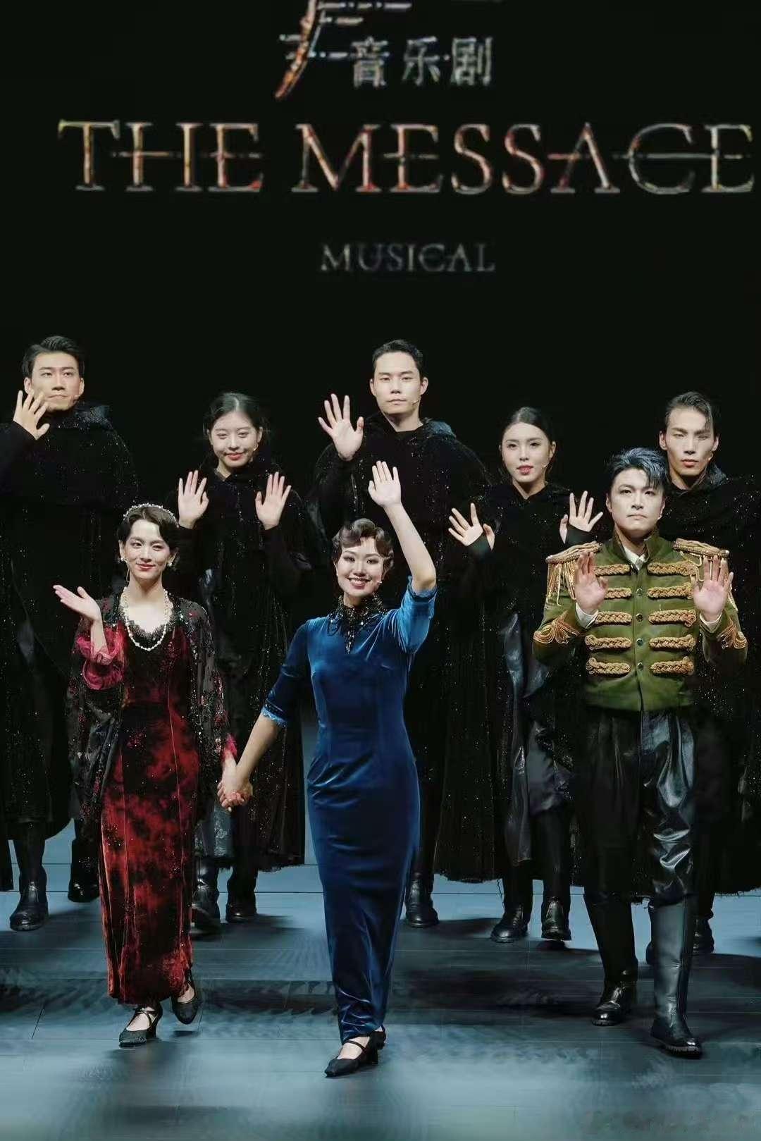 太爱苗梦初的音乐剧舞台了！《第一妈妈》里她的演唱兼具柔美与力量，角色塑造鲜活立体