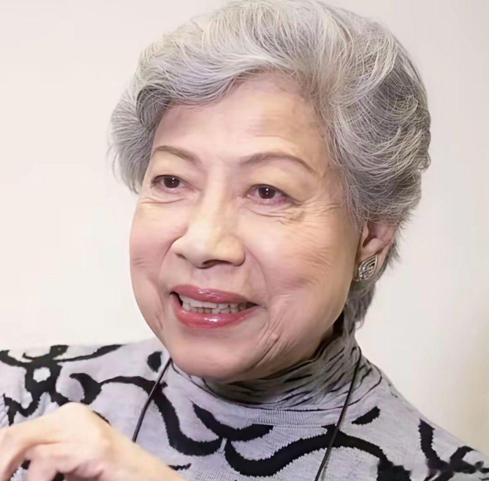 罗兰都已经91岁了，到这个年紀了，从一綫退下来，真的太正常了，也该好好享受生活了