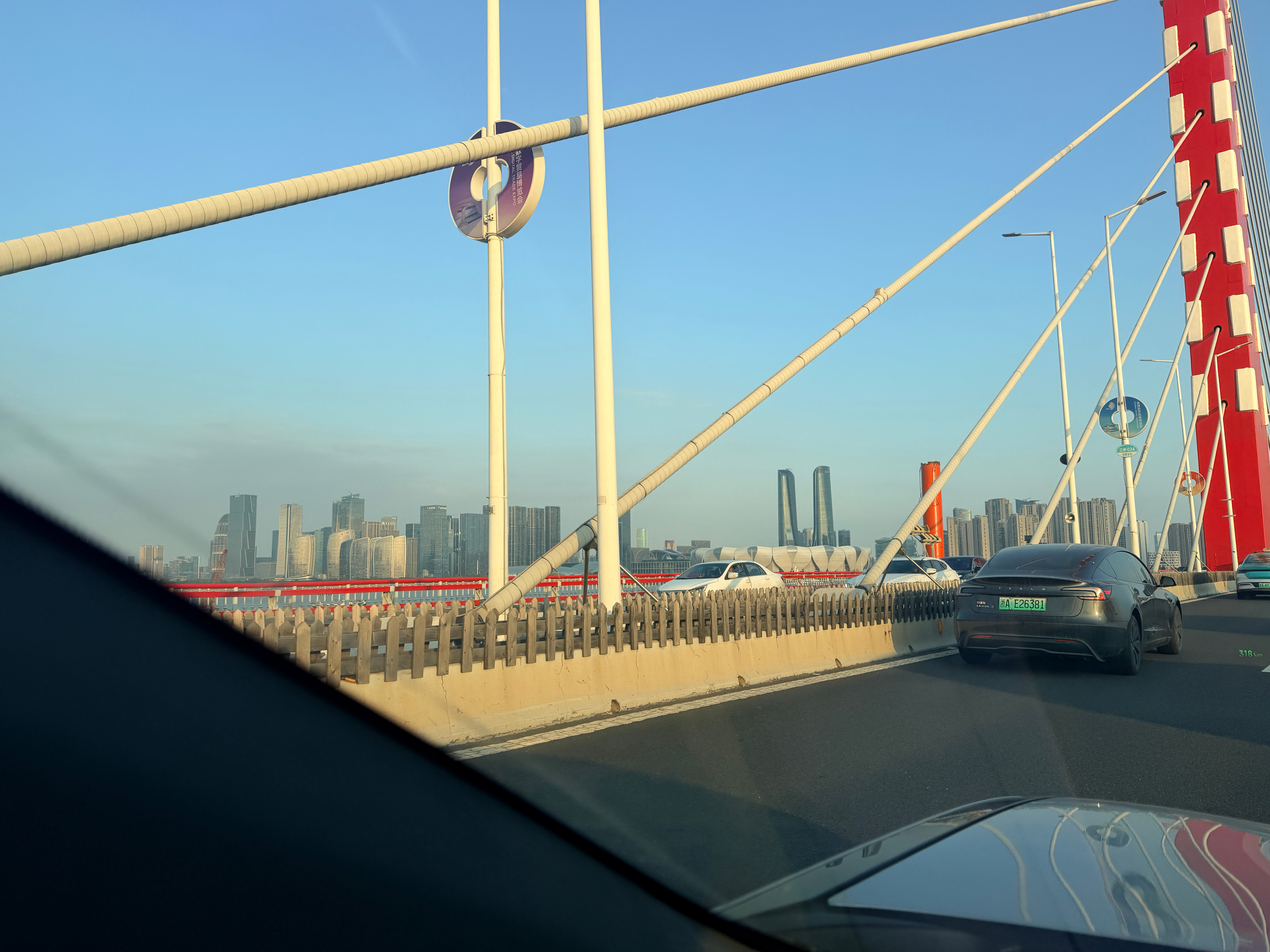 每次来西兴大桥都会被两岸的景色迷住无论是夜景还是日落  ​​​