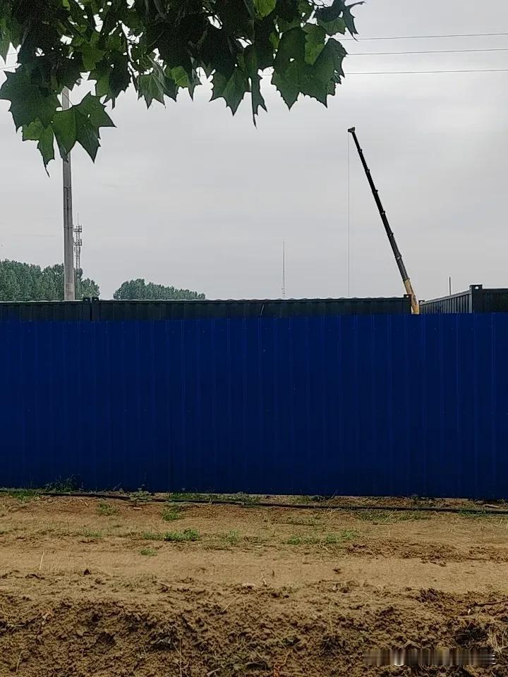 再近的亲戚都不能合伙承包工程，给他操心搭点工，白甪我们的机器我们情愿亏损，也不愿