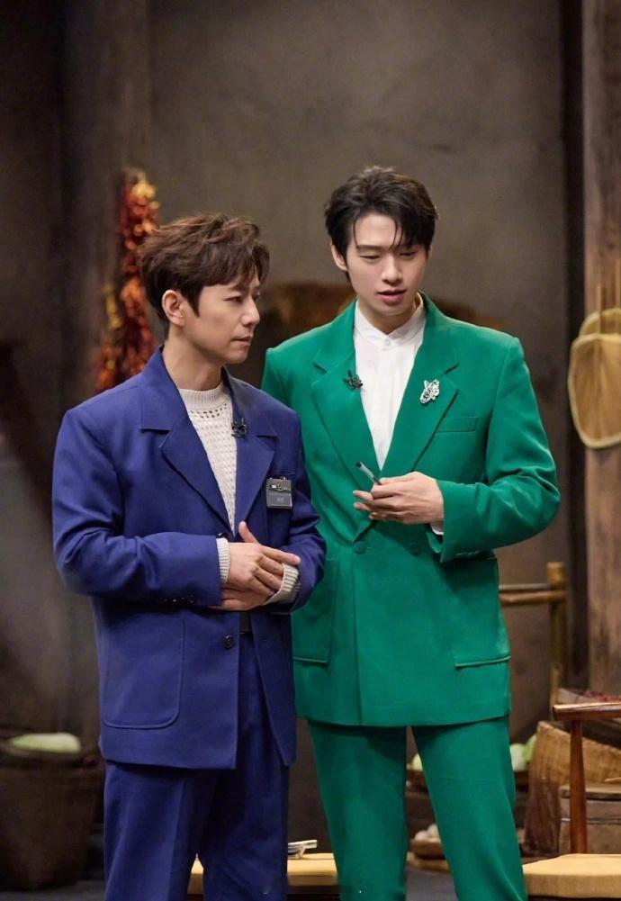 何炅是魏大勋的圈内疯友 魏大勋太实在了！被要求推荐圈内“疯蜜”，直接把何炅写进推