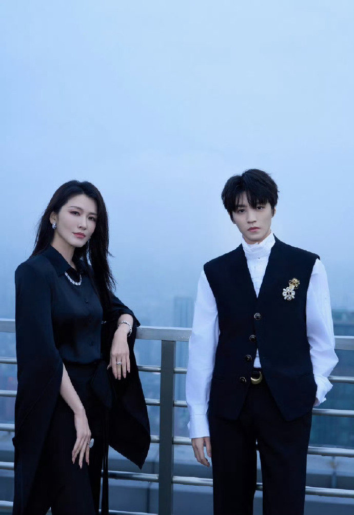 徐洁儿感谢小凯弟弟 百忙之中抽空赴约，王俊凯用行动证明，仗义从来不需要刻意宣传。