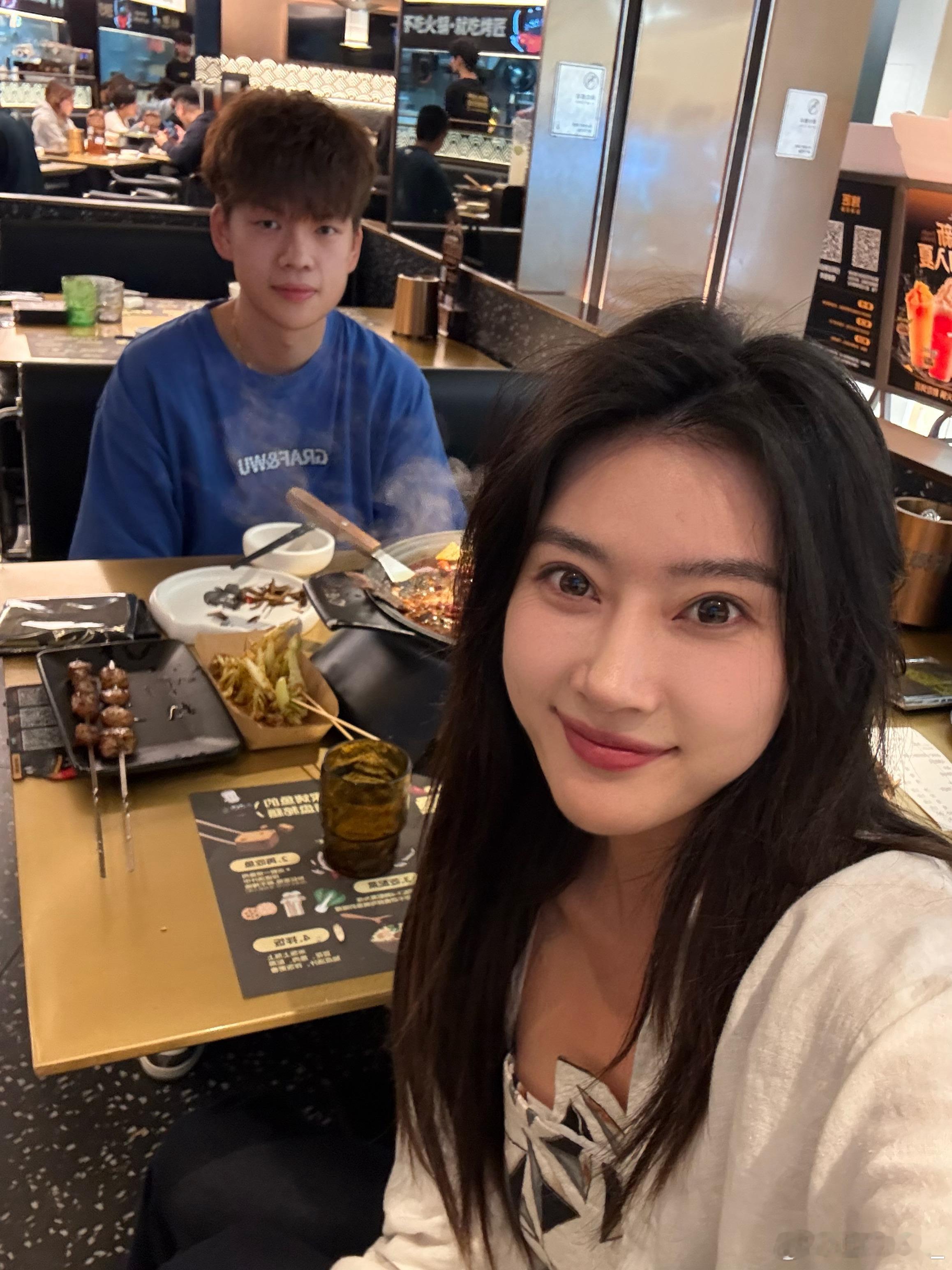 mia的plog时刻 工具人今天去广州出差了跟小工具人来吃个烤鱼吧[doge] 