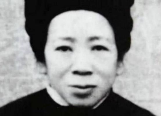 1982年，一位河北老太太临终前，给儿子留下遗言，无论发现了什么东西都不要吱声，