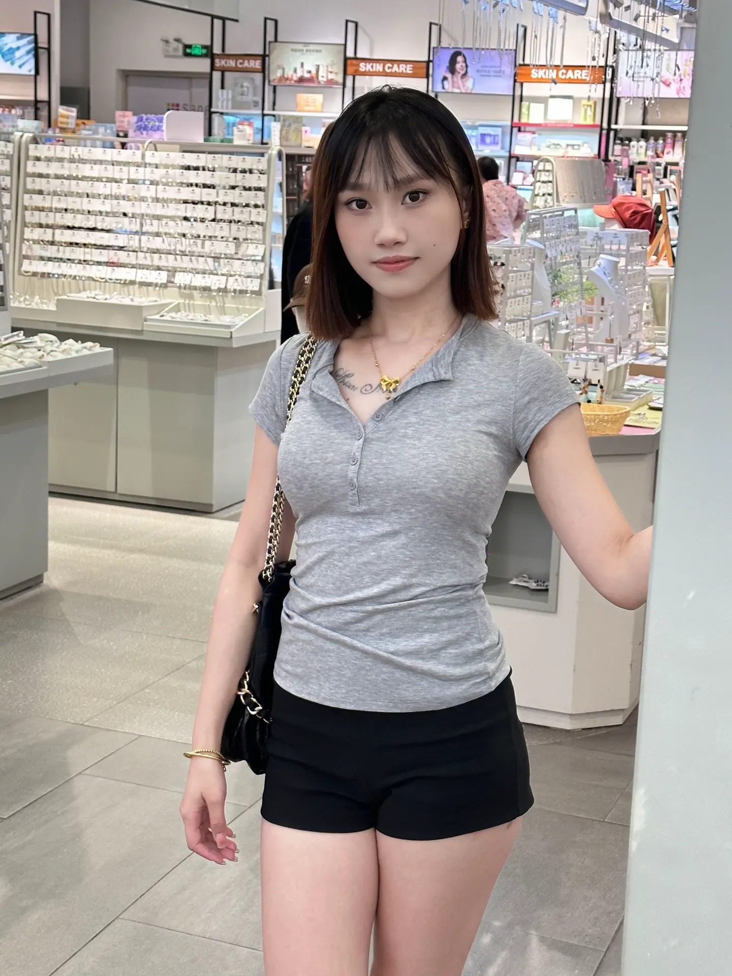 任何关系都是阶段性陪伴，别太上头。上船不思岸上人，下船不提船上事。