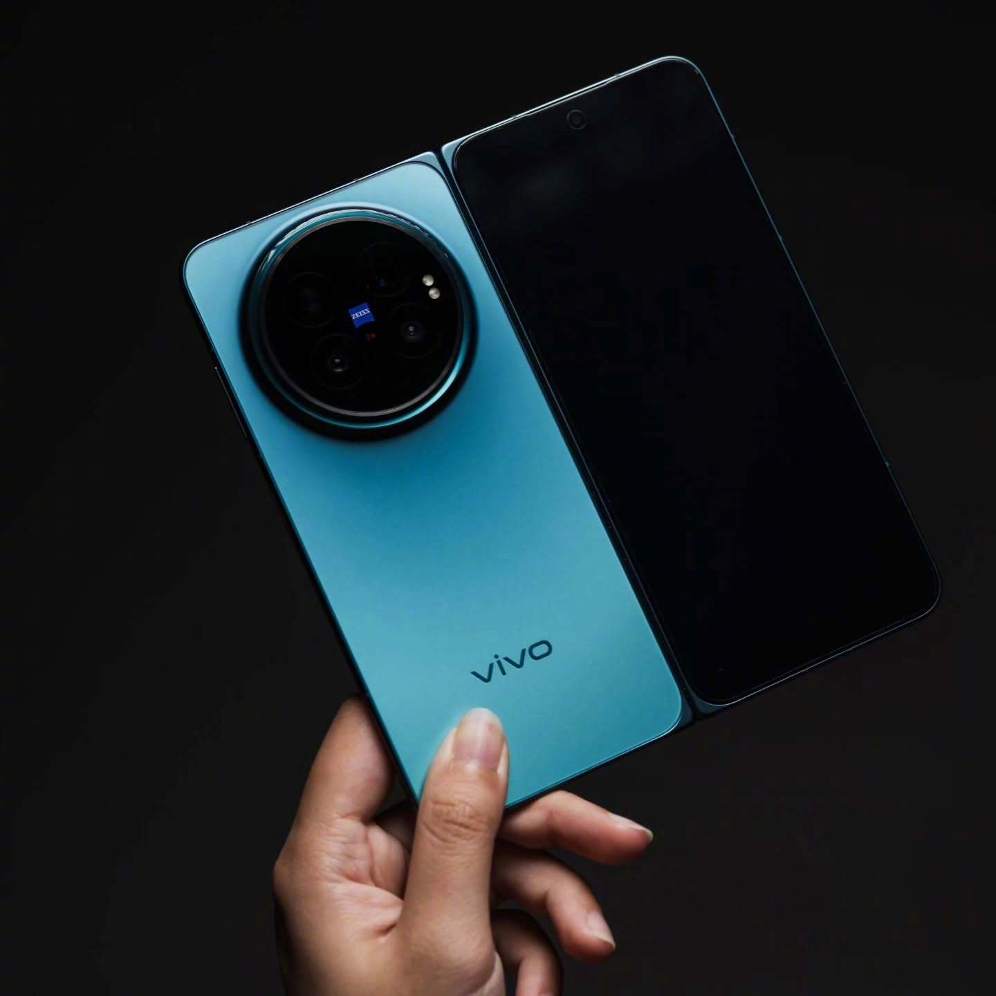 vivo xfold 蓝洞真机，看起来怎么样 