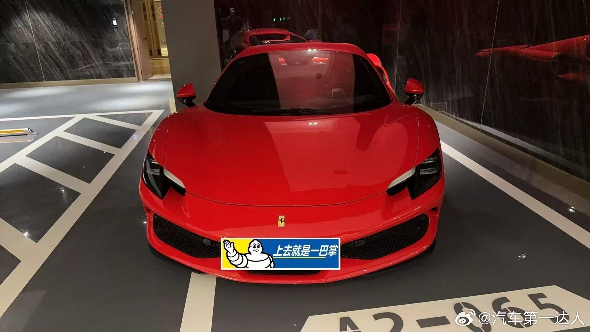 法拉利 296GTS 赛道椅 求伯乐24年8月上牌 1600KM ​​​