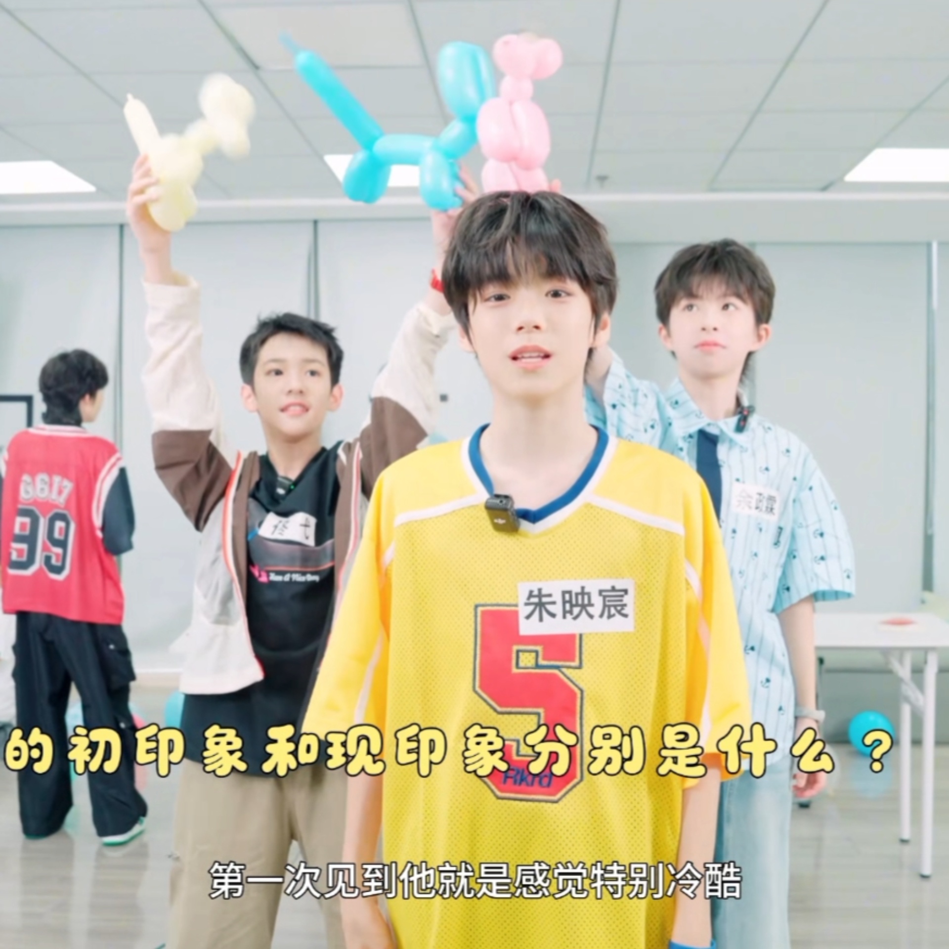 数数图中有几只小狗 