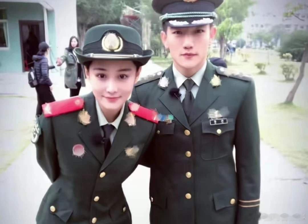 张馨予晒求婚视频  张馨予晒6年前求婚视频，从综艺缘到神级求婚，温馨而又浪漫，两
