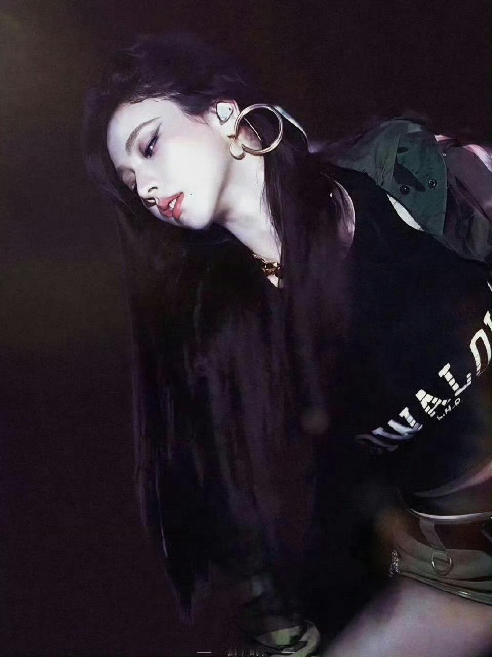 好想给这个人当小三 你们正宫要给她洗衣做饭 而我每天什么都不要干 只需要洗完逼去