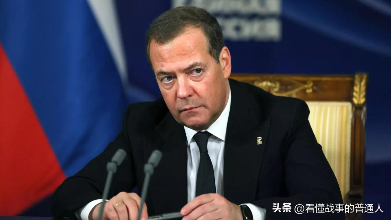 梅德韦杰夫是下一任俄罗斯掌舵人！很多人这么认为，因为他天天在社交媒体发强硬表态，