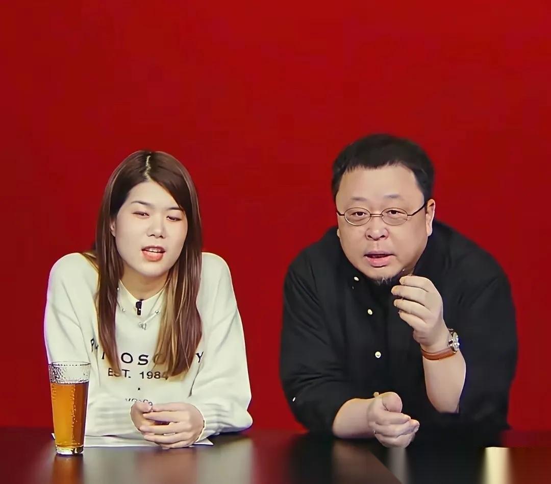 罗永浩中了回旋镖，当年的子弹正中眉心。
“被包养，就不要谈独立人格。”这是他几年