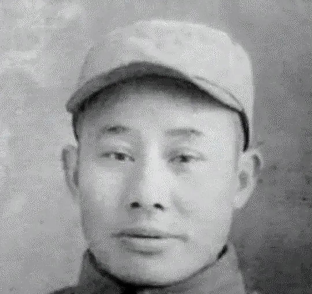 抗战期间，飞夺泸定桥的二十二勇士幸存者刘金山，被5个日本兵包围，就在奋力搏杀之际