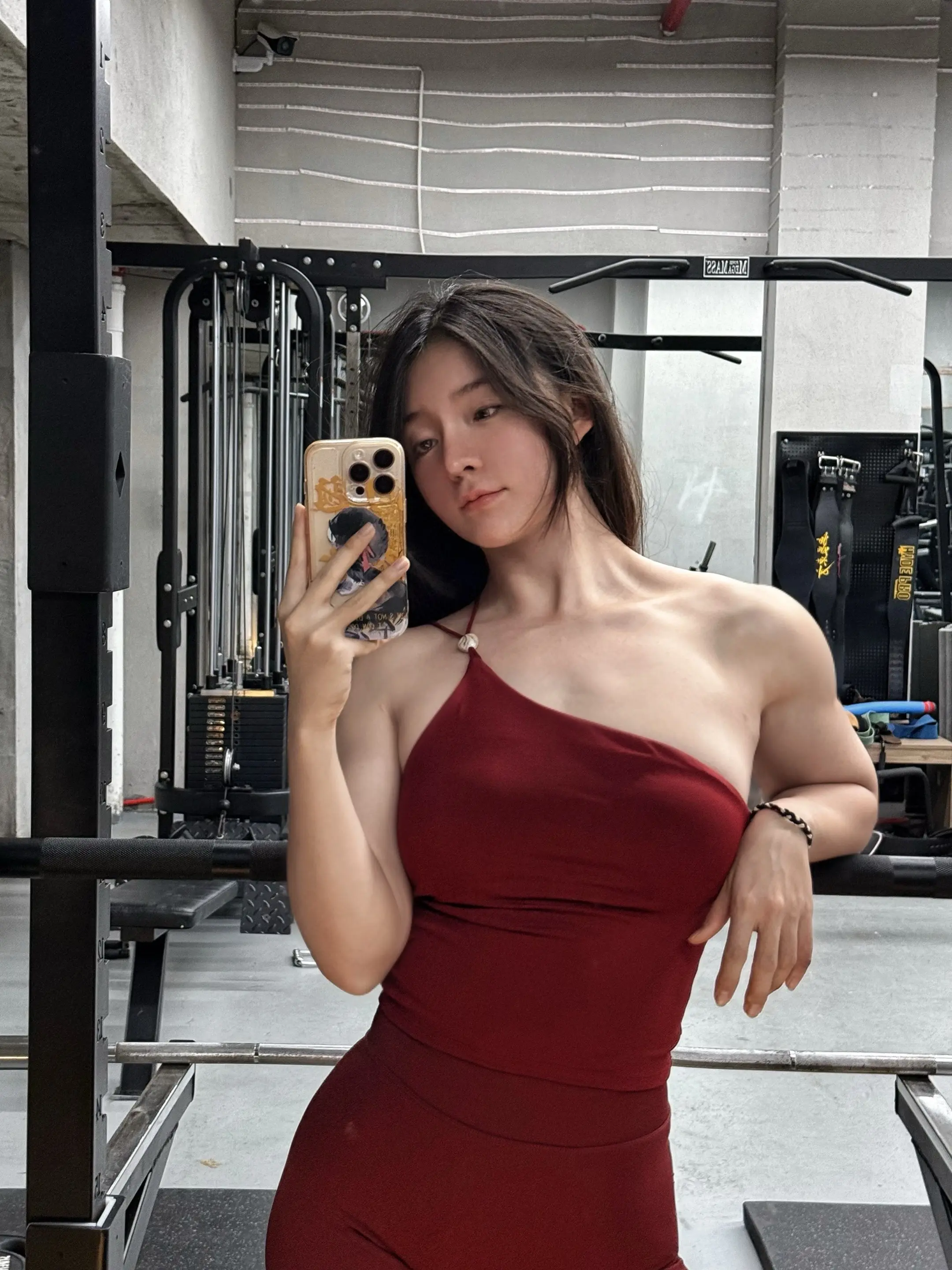 健身穿搭 肌肉女生 毫无训练痕迹