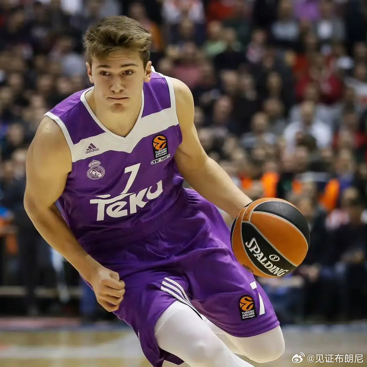 BF：东契奇自上赛季结束后已减重约34斤，体能提升明显。 