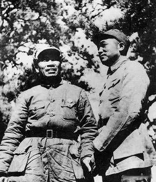 井冈山守山的朱德，脾气爆的彭德怀，五十年没红过一次脸。
他们不是不吵架，是根本不