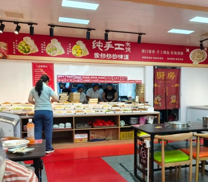 昨天晌午差一丁点就下午了，俺们连80年兵马光来个小视频，我一看他跟80年兵二营四