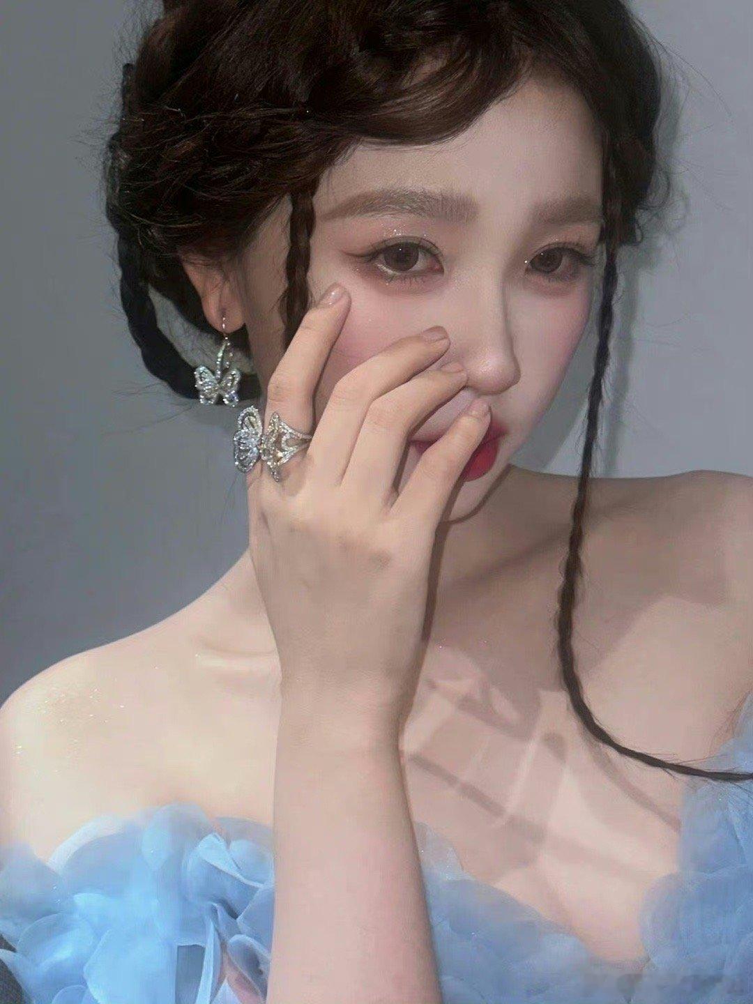 #虞书欣造型#美美的很贴心 ​​​