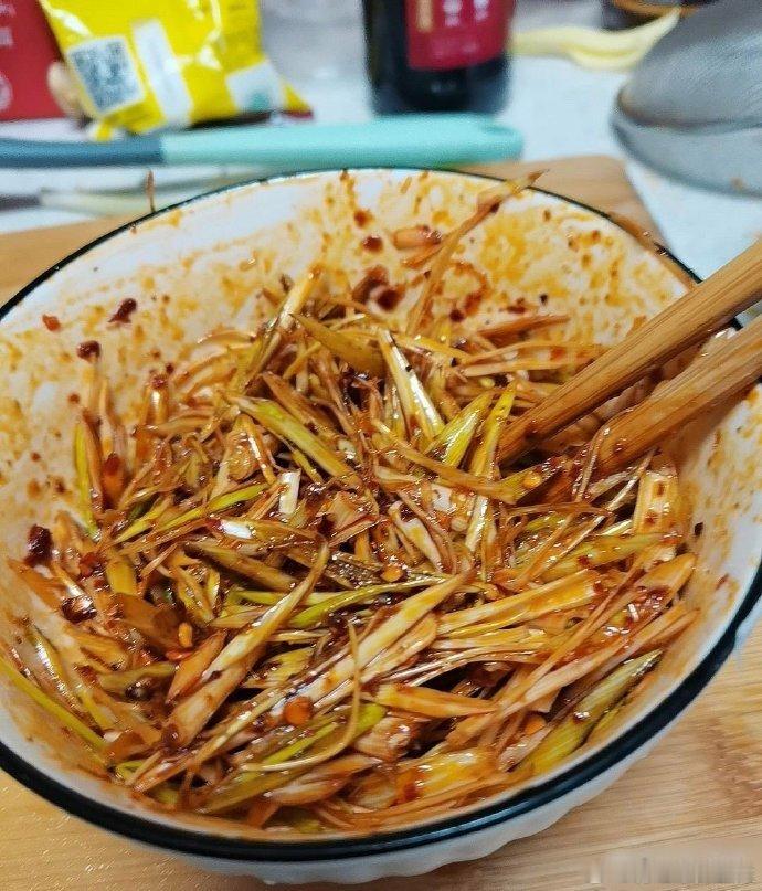 婆婆做的，猜猜这是什么菜  