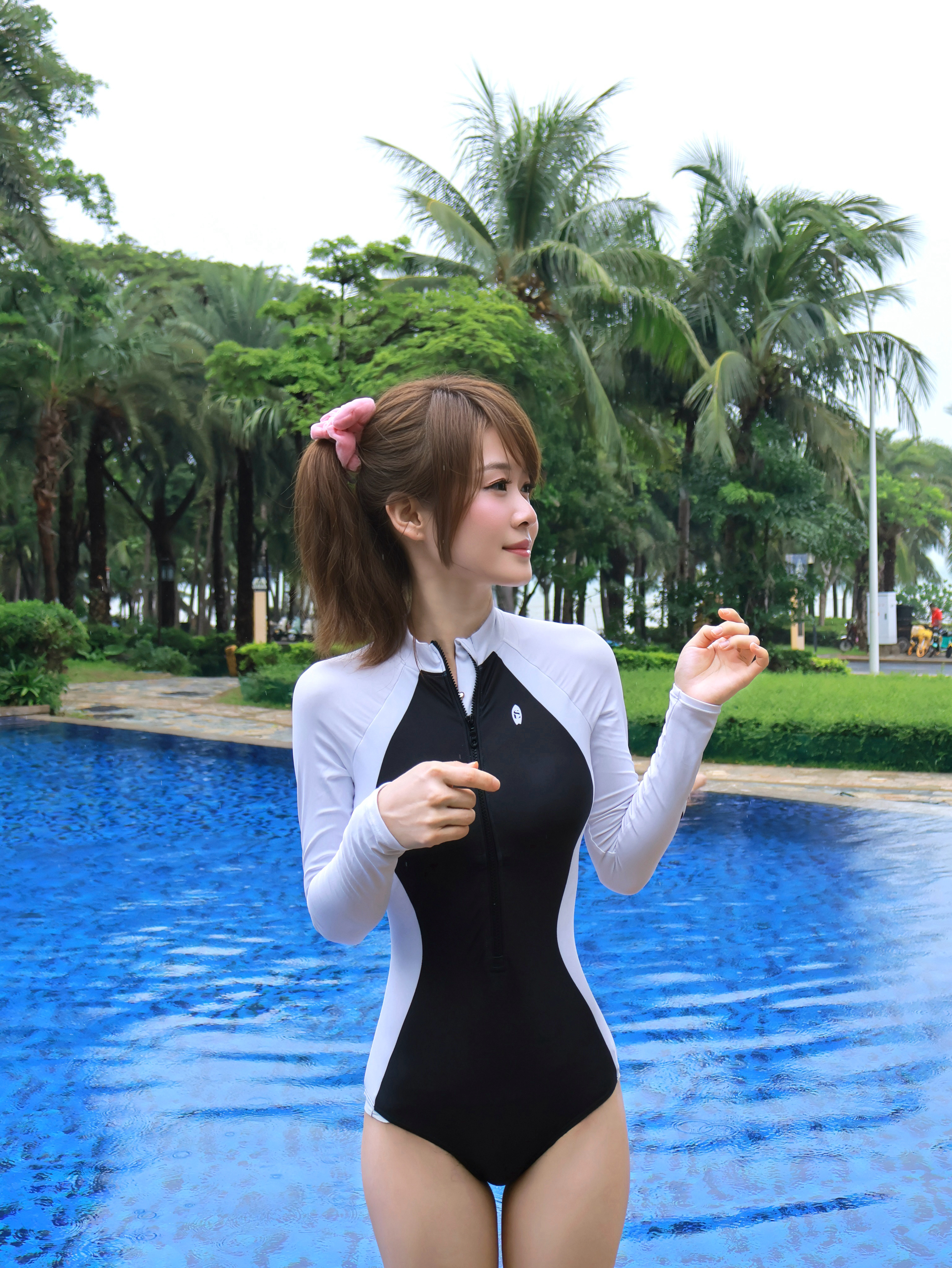 👙🏊🏻‍♀️ ​​​