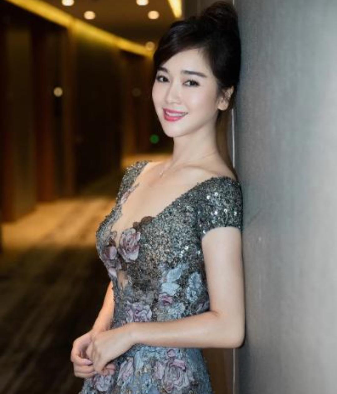 谁也没想到，被传“风流成性，绯闻不断”的左小青，如今成了这样
娱乐 明星