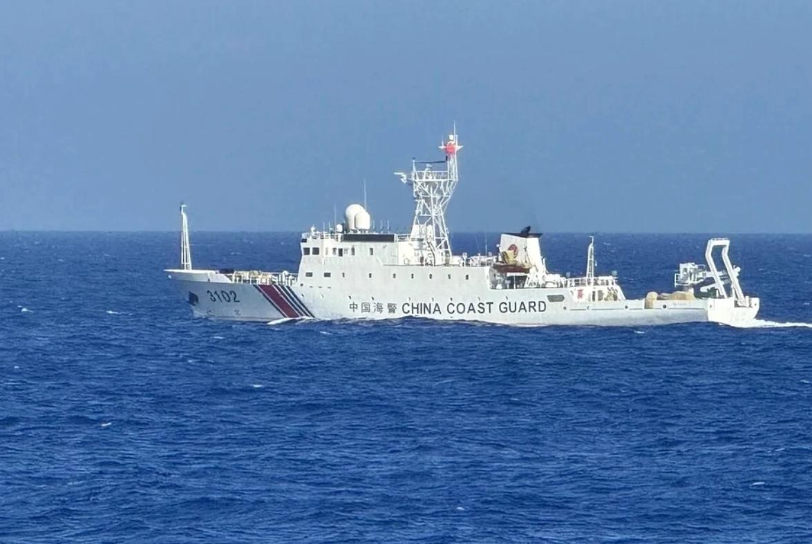 两岸海警舰船今天（10月20日）在东沙再次对峙！大陆海警船霸气喊话“中华民国不存