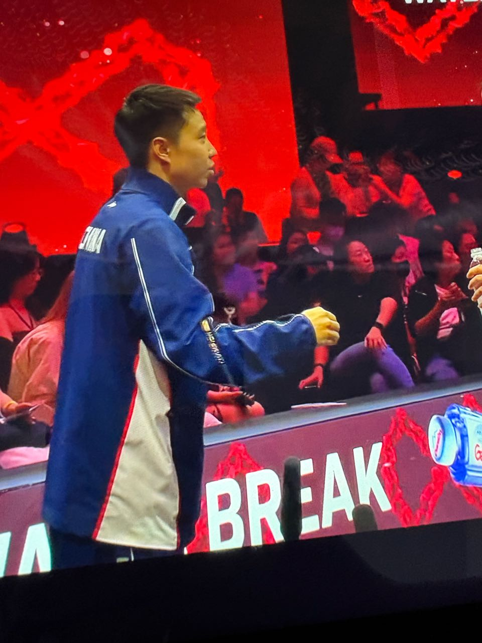 两边场外都是熟人啊陈卫星和于子洋我要留存一份现在于子洋的肤色，看看半年后会有啥变