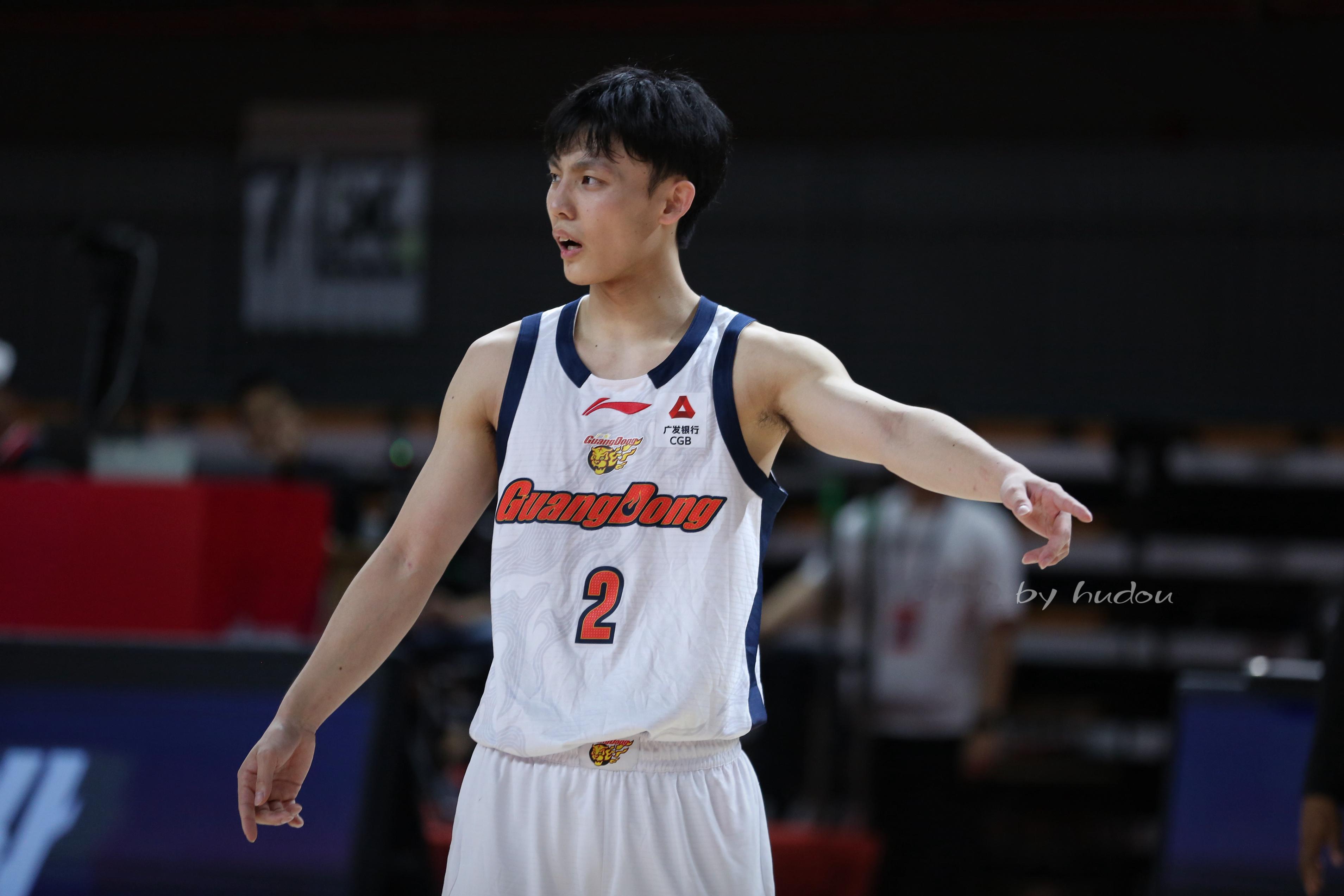 🐯宏远把比赛带回东莞主场。广州男篮vs广东男篮photobyhudou