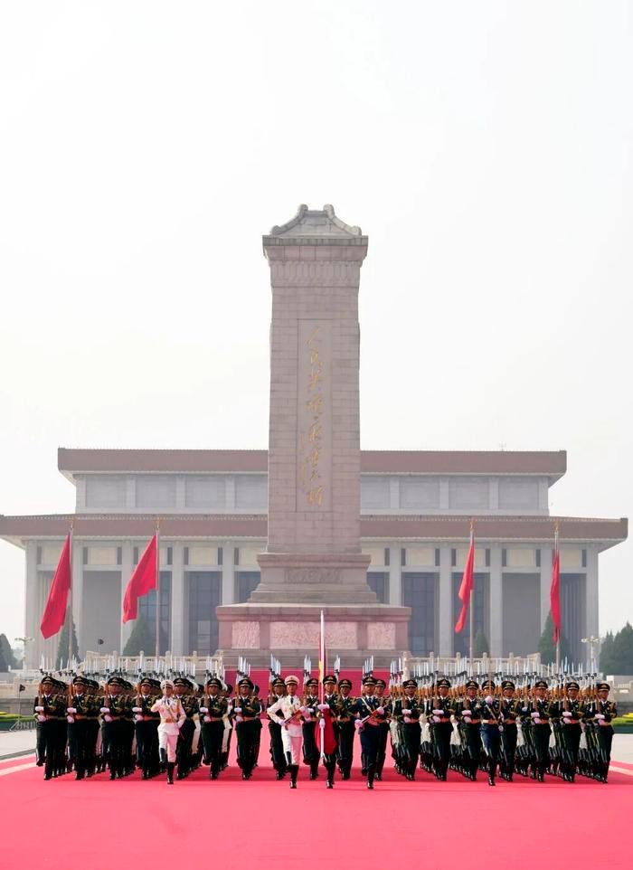 9月3日上午，纪念中国人民抗日战争暨世界反法西斯战争胜利80周年大会隆重举行，这