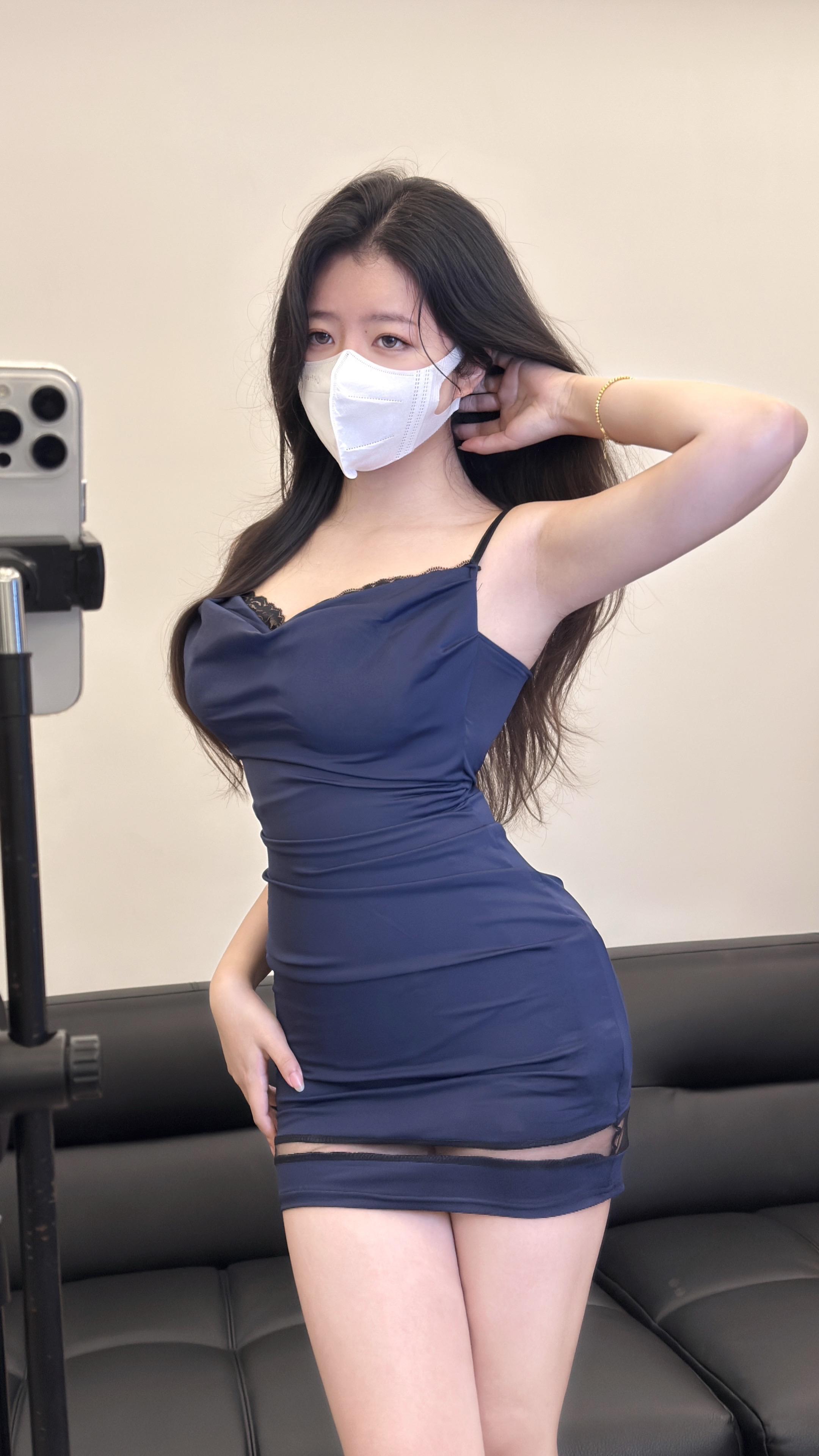 不是一见钟情 是第一次见面穿了包臀裙