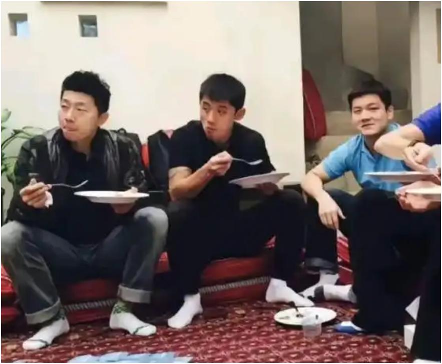 国乒以下12人三大赛男单输外协次数。
【大满贯】樊振东：输外协0次。
张继科：输